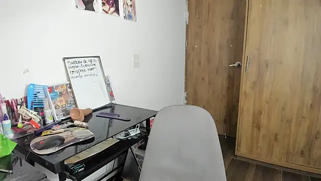 Snapshot of charlott7 chatting on 15, 2, 2025 charlott7 online show from 15, 2, 2025
