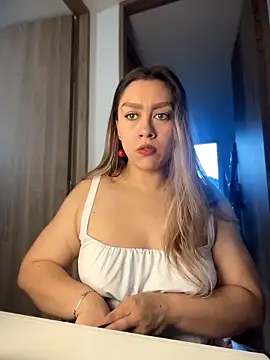 Snapshot of Im_sophiie chatting on 21, 6, 2026 Im sophiie online show from 21, 6, 2026