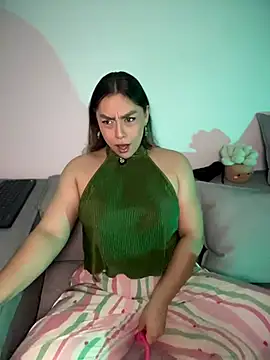Snapshot of Im_sophiie chatting on 19, 7, 2026 Im sophiie online show from 19, 7, 2026
