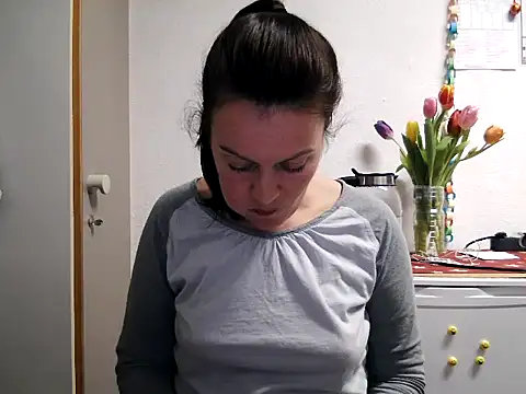 LoveNBloom online show from 11, 1, 2025