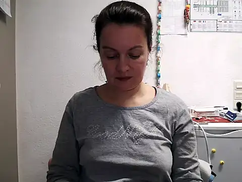 LoveNBloom online show from 31, 1, 2025