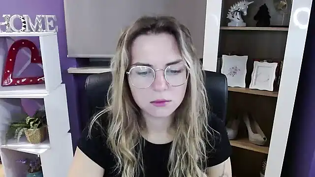 Zoey Erotic online show from 23, 10, 2025