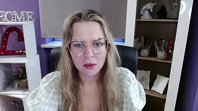 Zoey Erotic online show from 10, 11, 2025