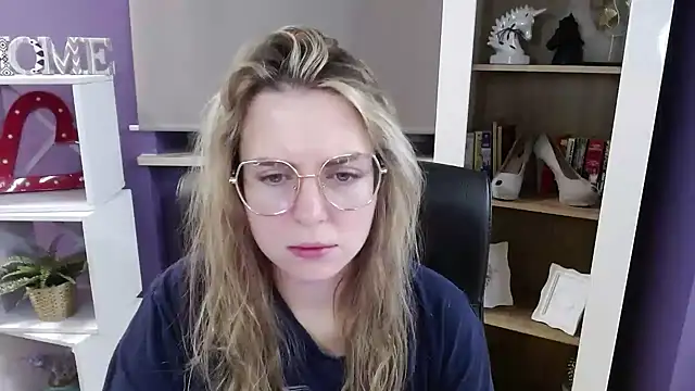 Zoey Erotic online show from 19, 11, 2025