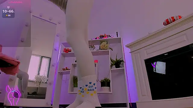 Alice in the  Wonderland online show from 11, 2, 2025