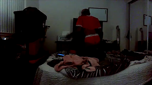 Snapshot of trophyboi69 chatting on 5, 12, 2024 trophyboi69 online show from 5, 12, 2024