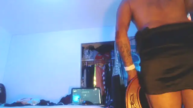 trophyboi69 online show from 4, 6, 2026