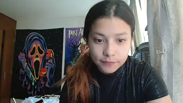 Snapshot of 3littleschoolteens chatting on 19, 4, 2026 3littleschoolteens online show from 19, 4, 2026