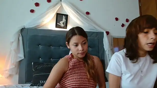 Snapshot of 3littleschoolteens chatting on 16, 5, 2026 3littleschoolteens online show from 16, 5, 2026
