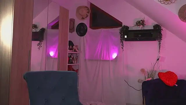 Snapshot of Amaliamour chatting on 4, 10, 2025 Amaliamour online show from 4, 10, 2025