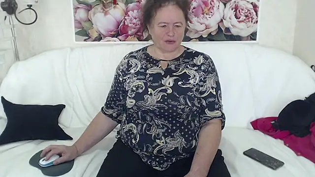 FlaviaSquirts online show from 13, 9, 2025