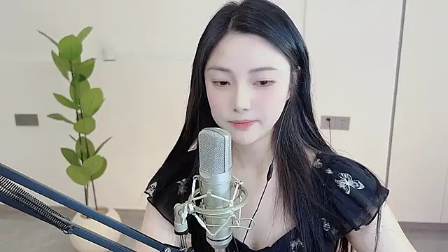 Snapshot of HaagenDazs_ chatting on 4, 3, 2025 HaagenDazs online show from 4, 3, 2025
