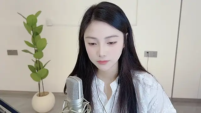 Snapshot of HaagenDazs_ chatting on 7, 3, 2025 HaagenDazs online show from 7, 3, 2025