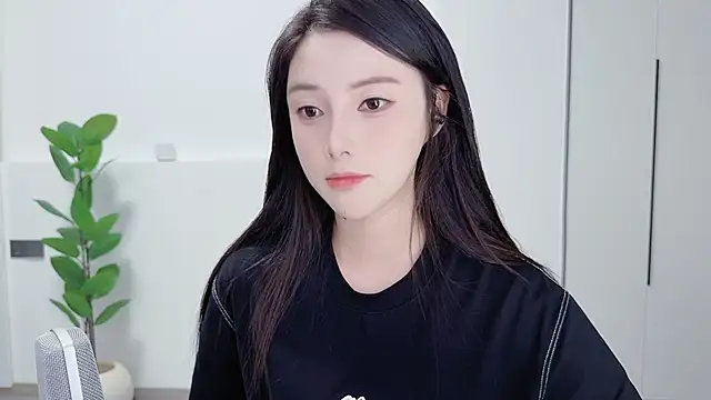 Snapshot of HaagenDazs_ chatting on 8, 10, 2025 HaagenDazs online show from 8, 10, 2025