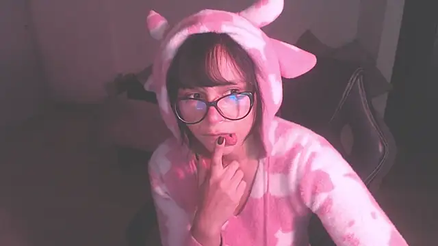 Snapshot of modjo_ chatting on 7, 10, 2025 modjo online show from 7, 10, 2025