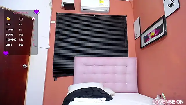 veronicaroose  online show from 11, 3, 2025