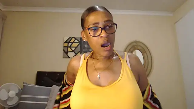 Creamyass22 online show from 11, 4, 2026