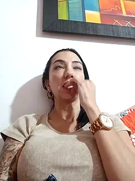 LunaZambrano online show from 28, 1, 2025