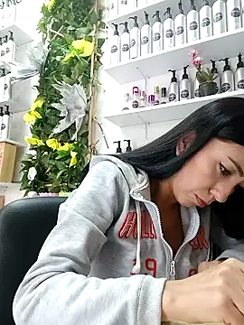 LunaZambrano online show from 28, 1, 2025