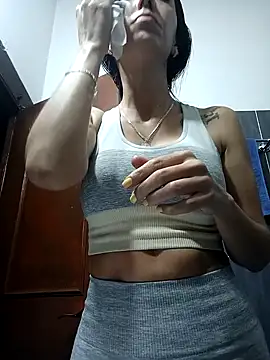 LunaZambrano online show from 6, 2, 2025