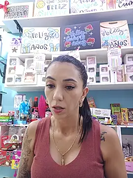 Snapshot of LunaZambrano chatting on 18, 6, 2026 LunaZambrano online show from 18, 6, 2026
