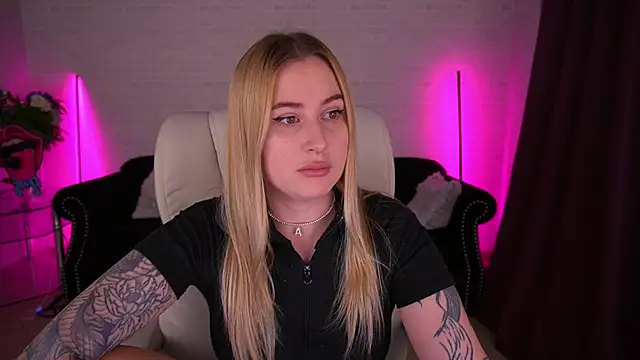 Snapshot of ArolinaNight chatting on 2, 12, 2024 ArolinaNight online show from 2, 12, 2024