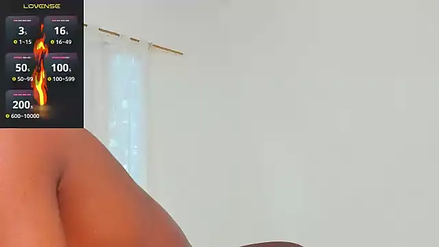 Snapshot of santi_brown chatting on 30, 1, 2025 santi brown online show from 30, 1, 2025