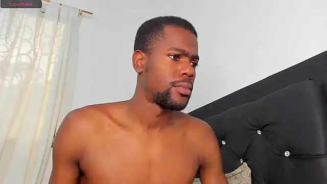 Snapshot of santi_brown chatting on 11, 10, 2025 santi brown online show from 11, 10, 2025