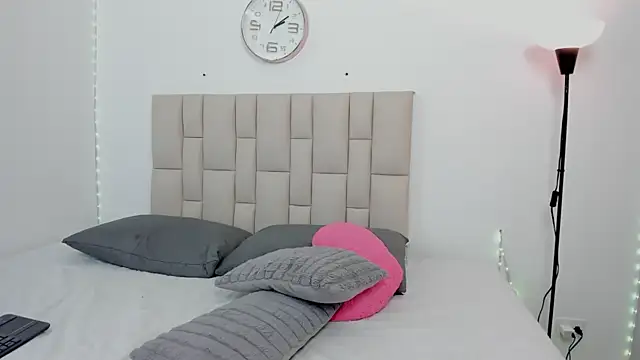 Sofia Blosom online show from 18, 4, 2026