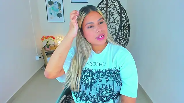 Carlota peach online show from 17, 2, 2025