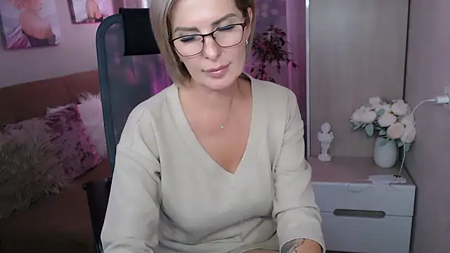 sensualEmilia online show from 7, 12, 2024