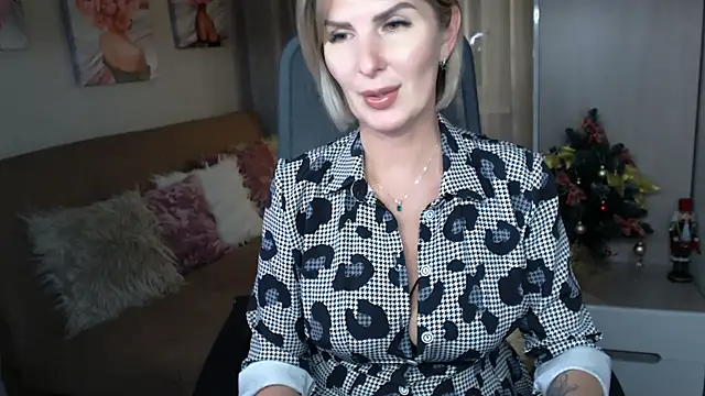 sensualEmilia online show from 17, 12, 2024