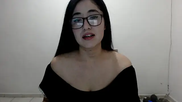 Snapshot of YummymeowW chatting on 18, 1, 2025 YummymeowW online show from 18, 1, 2025