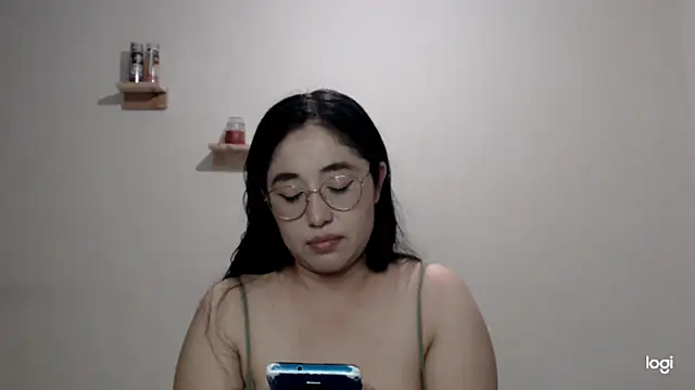 Snapshot of YummymeowW chatting on 26, 10, 2025 YummymeowW online show from 26, 10, 2025