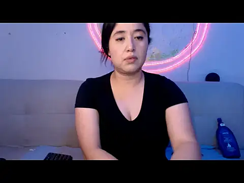 Snapshot of YummymeowW chatting on 19, 1, 2026 YummymeowW online show from 19, 1, 2026