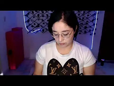 Snapshot of YummymeowW chatting on 30, 7, 2026 YummymeowW online show from 30, 7, 2026