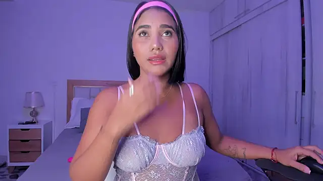 mia hank online show from 10, 3, 2025