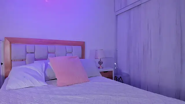 Snapshot of mia_hank chatting on 18, 2, 2026 mia hank online show from 18, 2, 2026