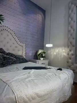 Tayra Siny online show from 15, 3, 2025