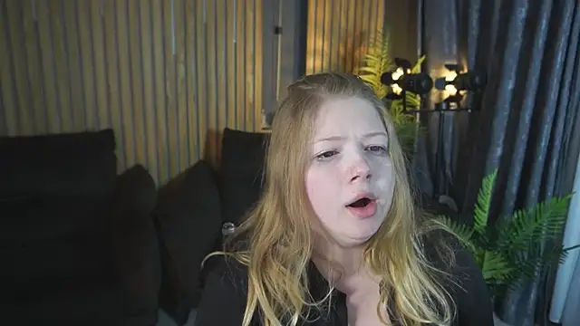 Snapshot of Tinker_Belll chatting on 21, 4, 2026 Tinker Belll online show from 21, 4, 2026
