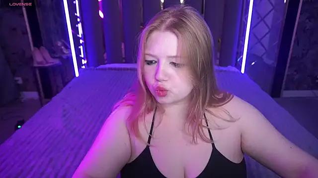 Snapshot of Tinker_Belll chatting on 17, 5, 2026 Tinker Belll online show from 17, 5, 2026