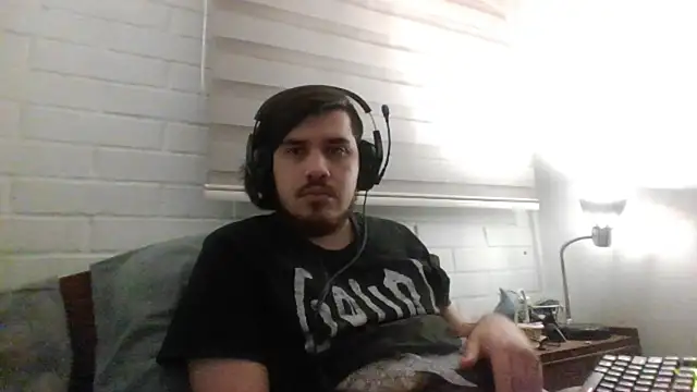 hung weeb online show from 8, 6, 2026
