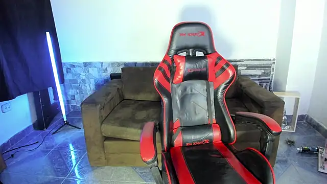 Snapshot of davinalhot chatting on 9, 4, 2026 davinalhot online show from 9, 4, 2026