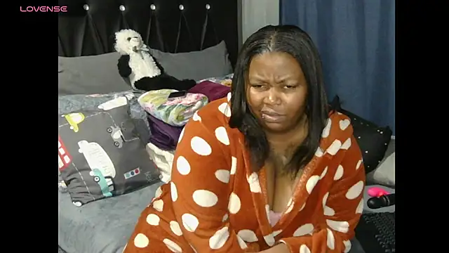 Snapshot of caramelbooty69 chatting on 7, 11, 2025 caramelbooty69 online show from 7, 11, 2025