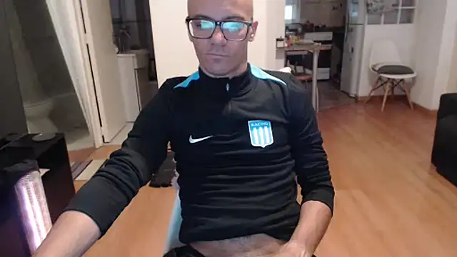 Snapshot of guachin_hunk chatting on 4, 5, 2026 guachin hunk online show from 4, 5, 2026