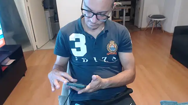 Snapshot of guachin_hunk chatting on 1, 6, 2026 guachin hunk online show from 1, 6, 2026