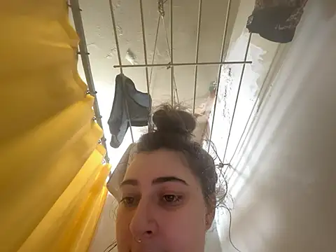 Snapshot of Snowbunnycake_131 chatting on 17, 2, 2026 Snowbunnycake 131 online show from 17, 2, 2026