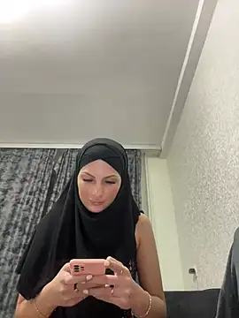 GumusGuray online show from 8, 2, 2025