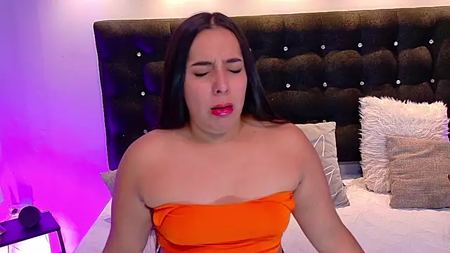 ValenScott1 online show from 8, 2, 2025