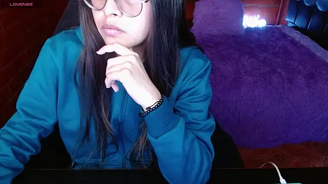 Snapshot of MidoriQuiinn chatting on 9, 6, 2026 MidoriQuiinn online show from 9, 6, 2026